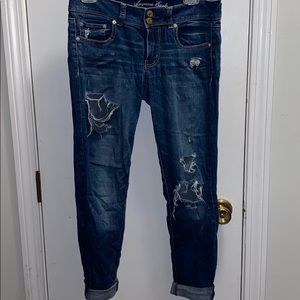 American Eagle size 6 distressed Jeans